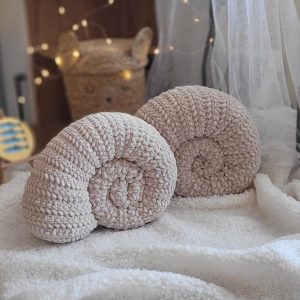 Seashell Pillow, Ammonite Shell Pillow, Ammonite Pillow, Seashell Cushion, Beachy Pillows, Shell Pillow, Shell Ammonite