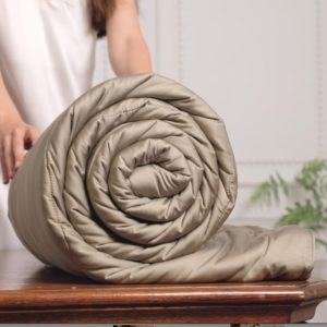 100% Mulberry Silk Cooling Comforter, Organic Bamboo Shell, Luxuriously Soft, Best for Hot Sleeper, Mother’s Day Gift Basket, 6 Colors, OEKO