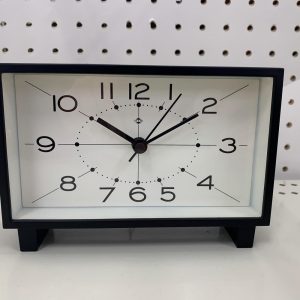Modern Black Rectangle Desk Clock – Minimalist Retro Table Clock with Silent Movement – Sleek Home Office Decor